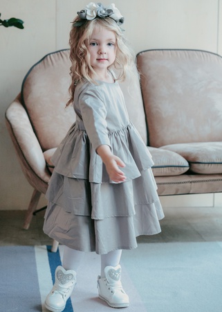 Плате "Воланы" серого цвета