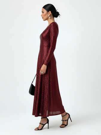 Нарядное блестящее женское платье длинное в пайетках