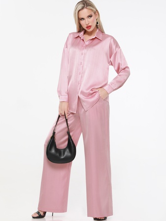 Akıllı pantolonlu takım