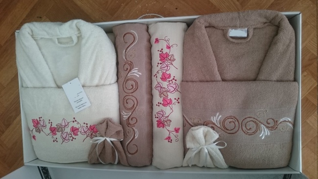 БАННЫЙ ХАЛАТ И НАБОРЫ ХАЛАТОВ