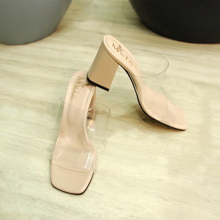 Прозрачные туфли на каблуке