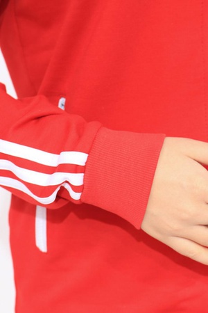 Женский спортивный костюм на замке.