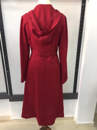 Сезонное Платье с гофрированным поясом и воротником