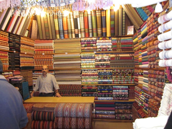 Одежда, ткани и аксессуары