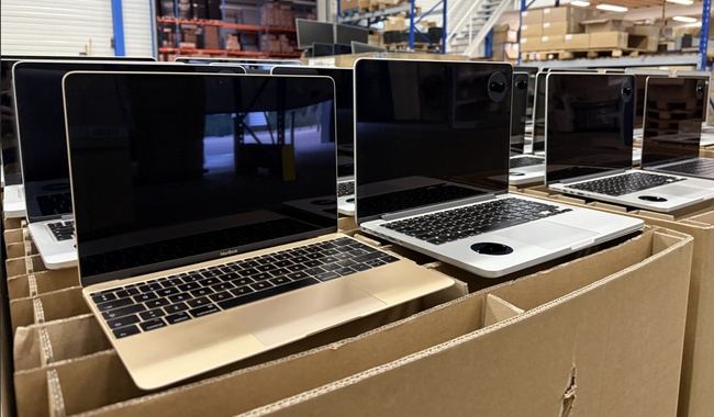 Apple Airmac laptops for sale in lot. 30 computers fully working order