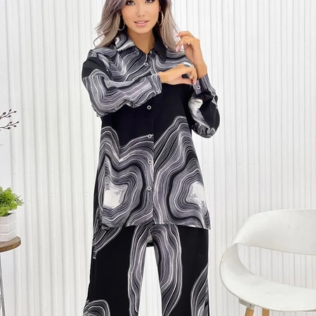 Zwei Frauen in Übergröße