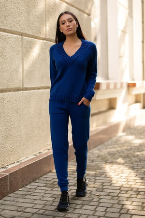 Спортивные костюмы, платья, костюмы, верхняя одежда.