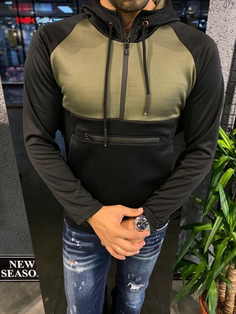 Толстовка из ткани рашель с молнией на груди