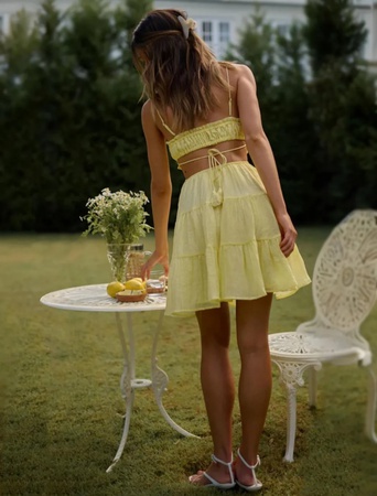 Платье женское, летнее жёлтое платье на бретелях