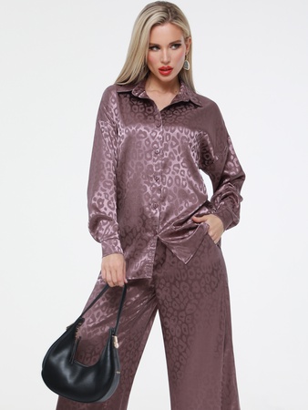 İki parçalı ipek takım elbise