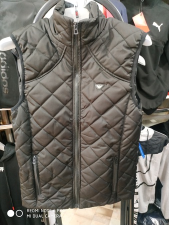 Sleeveless shirt. sport suit