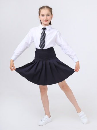 Школьная форма: блузка с галстуком и юбкой
