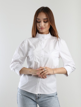 بلوزة نسائية