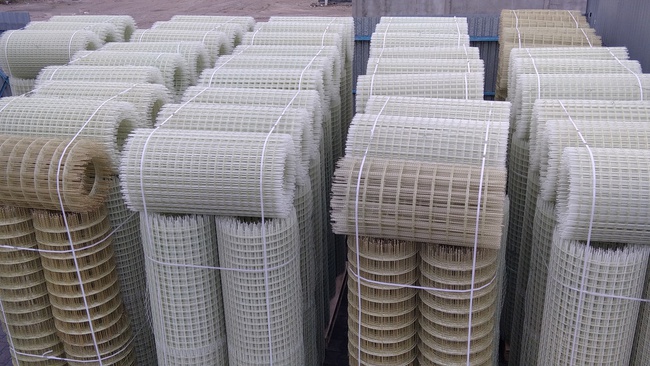 Композитная арматурная сетка fi 3 мм, ячейка 100x100 мм, рулон 50 м²