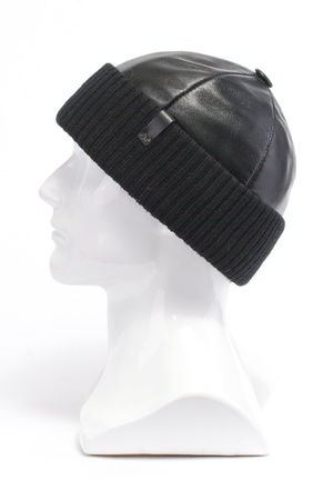 Шапка из кожи 250101