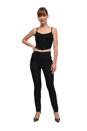 Черные брюки узкого кроя с кружевными деталями и ребристыми узкими штанинами