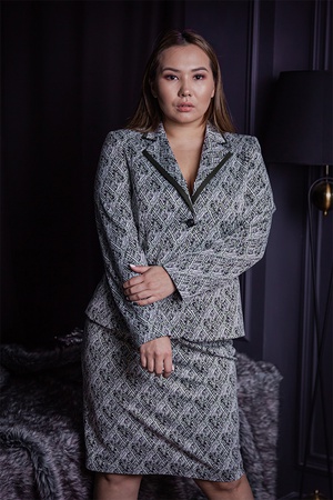 женская одежда: костюмы, пиджаки, брюки, юбки, жакеты, жилеты, платья, пальто