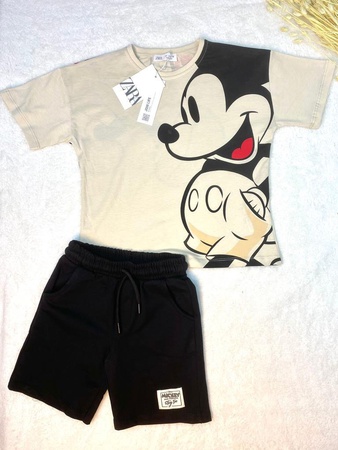 Футболка с шортами