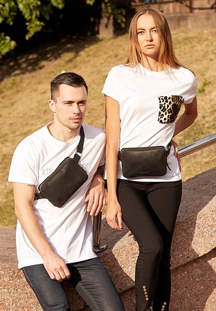 Кожаная поясная сумка Dropbag Mini черная Crazy Horse