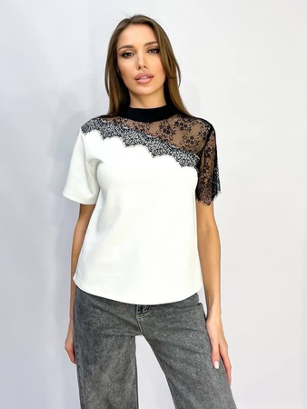Блузка с гипюром