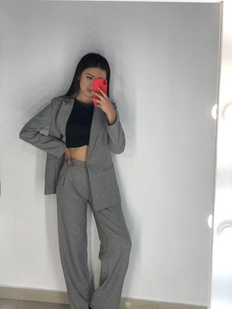 Женский классический костюм