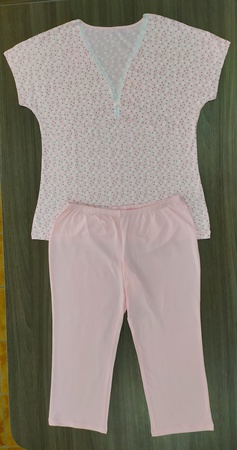 Kadınlar için pijamalar