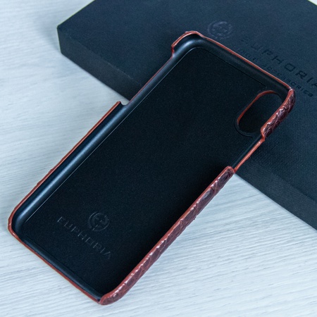 İPhone X kılıfı timsah derisinden yapılmıştır.