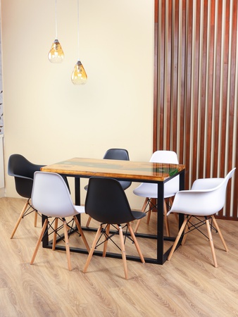 Eames 极简塑料椅子，9 种颜色