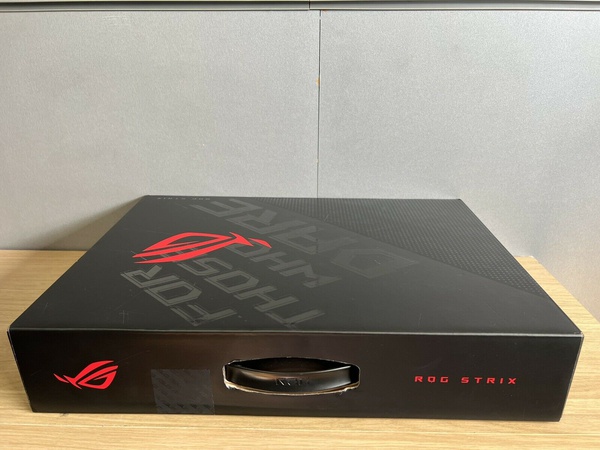 ASUS ROG Strix Scar 17 G733 17.3 (Ryzen 9 5900HX, 32GB, RTX 3080, 2TB SSD).