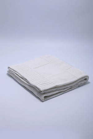 ТРИКОТАЖ ДЕТСКОЕ ОДЕЯЛО С КВАДРАТНЫМ УЗОРОМ