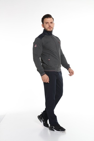 МУЖСКОЙ СПОРТИВНЫЙ КОСТЮМ