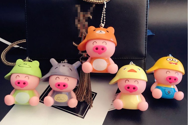 Брелок "Поросенок в кепке"