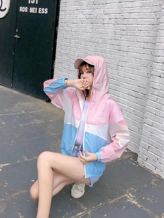 женская ветровка