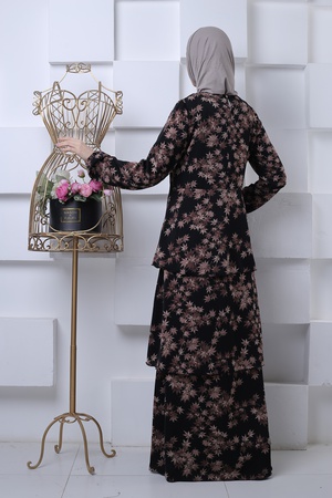 Flounced dress without placket