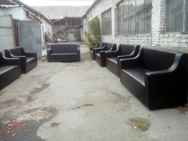 Офисная мебель строго стиля