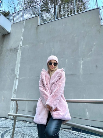 Шубы меховые с капюшоном