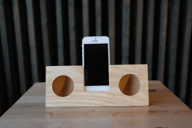 Подставка для телефона акустическая - Ясень