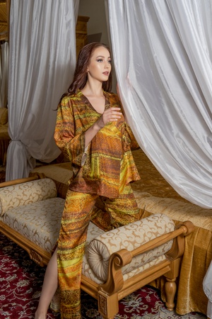 Schicker Pyjama aus 100 % Seide