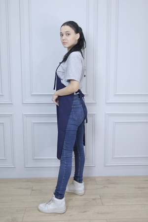 Koyu mavi iş önlüğü