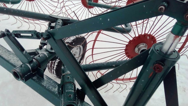 Грабли ворошилки валковые ГВВ - 6.1 (со средним колесом)