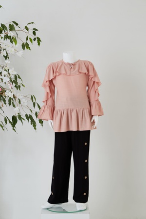 Uzun Kol Bluz / Düğmeli Pantolon