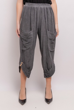 Капри на пуговицах