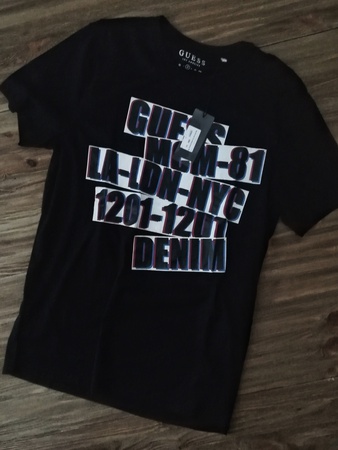 Мужские футболки GUESS