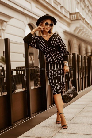 Трикотажные костюмы высокого качества,водолазки,свитера,вязанные,трикотажные платья,туники,худи,спорт,костюмы.