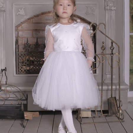 Платья с жемчугом