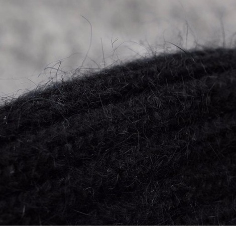 Женская шапка с помпоном