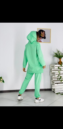 Женская спортивная одежда