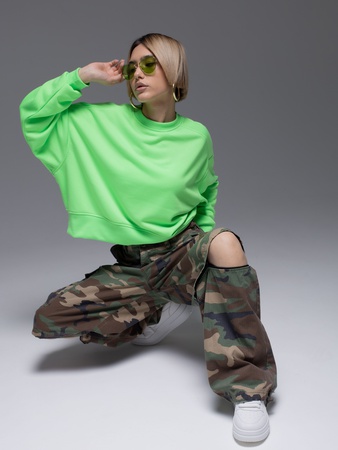 Свитшот женский укороченный из трех нитки