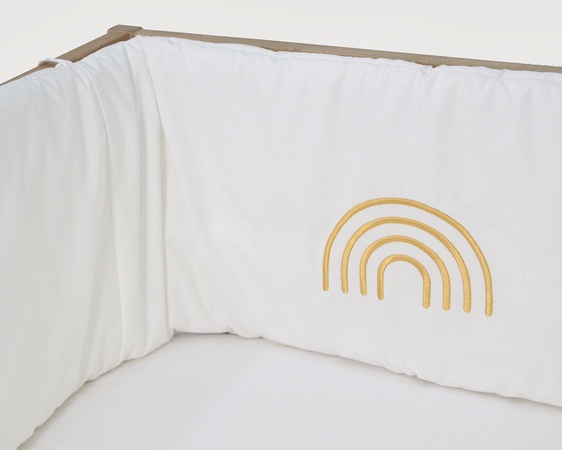 Бампер для детской кроватки с вышивкой радуги