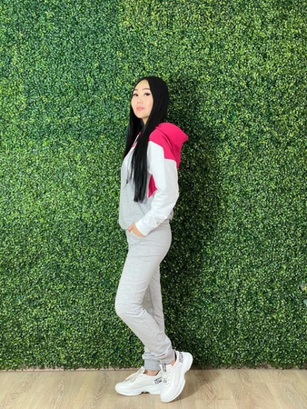 Спортивная женская одежда